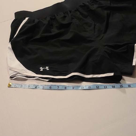 Under Armour Women's Athletic Shorts in Black and White NWT Size 1X - Picture 8 of 8